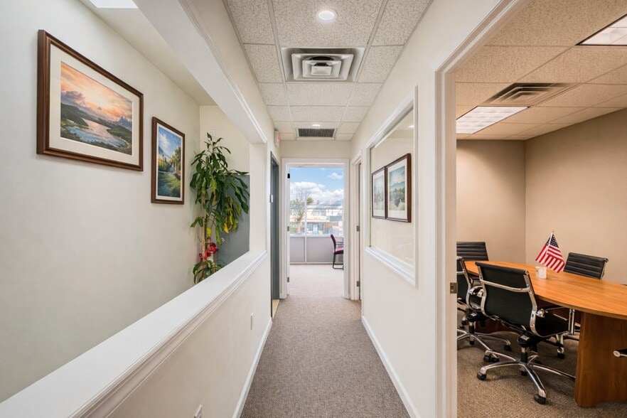 More Photos Of 14610 Rockaway Blvd, Jamaica Office For Sale