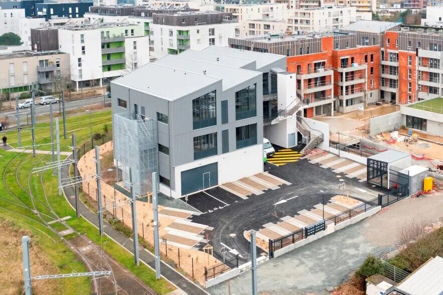 More Photos Of 180 Avenue Des Hauts De Saint-Aubin, Angers Light Manufacturing For Lease