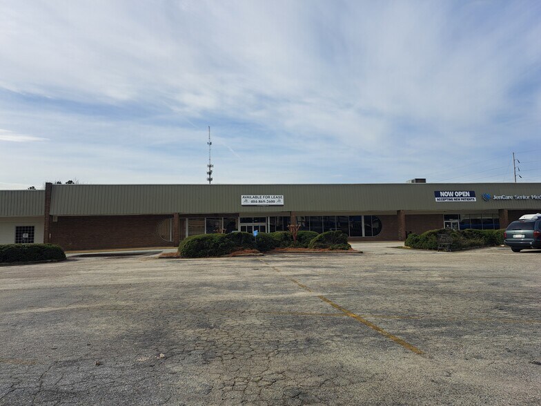 More Photos Of 7594 Highway 85, Riverdale Unknown For Lease