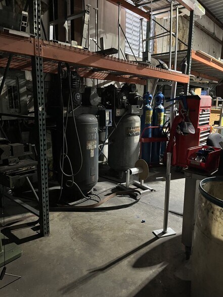 More Photos Of 3202 Barrancas Ave, Pensacola Industrial For Sale