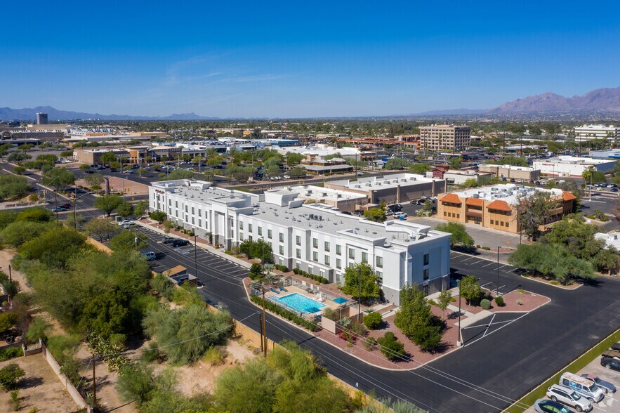 More Photos Of 251 S Wilmot Rd, Tucson Hotel For Sale