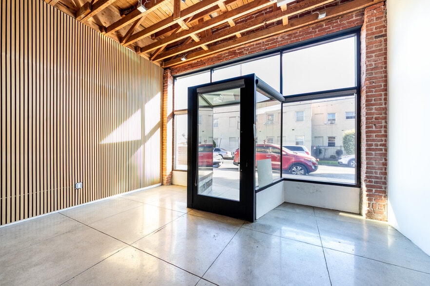More Photos Of 1005 N Madison Ave, Los Angeles Storefront Retail Office For Sale