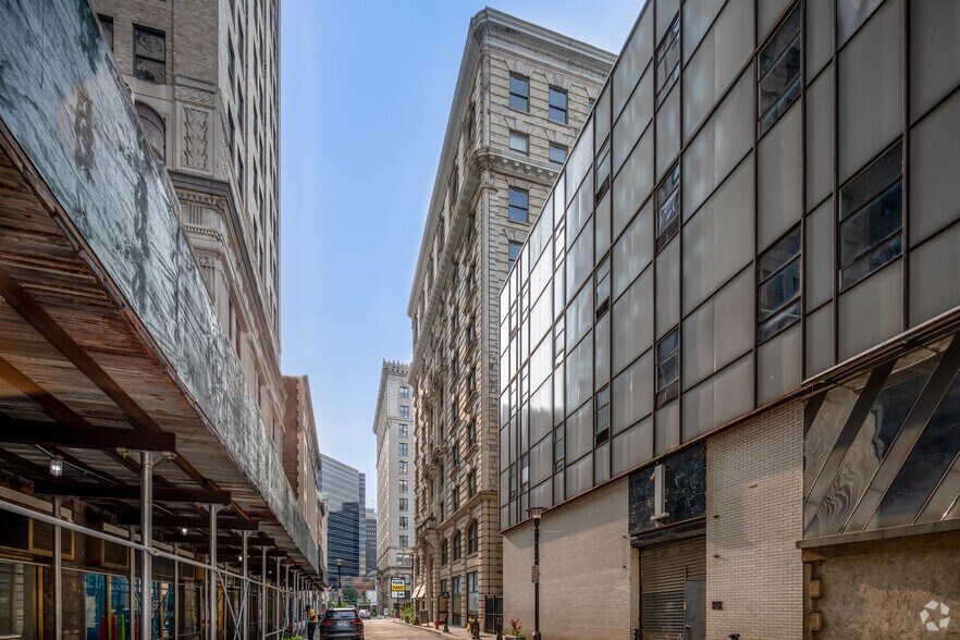 More Photos Of 11-15 Clinton St, Newark Apartments For Lease