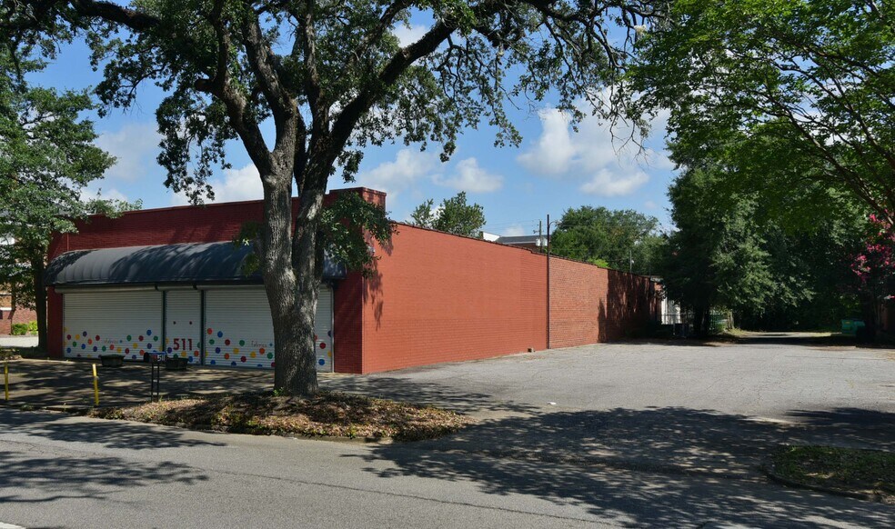 Primary Photo Of 511 W Broad Ave, Albany General Retail For Sale
