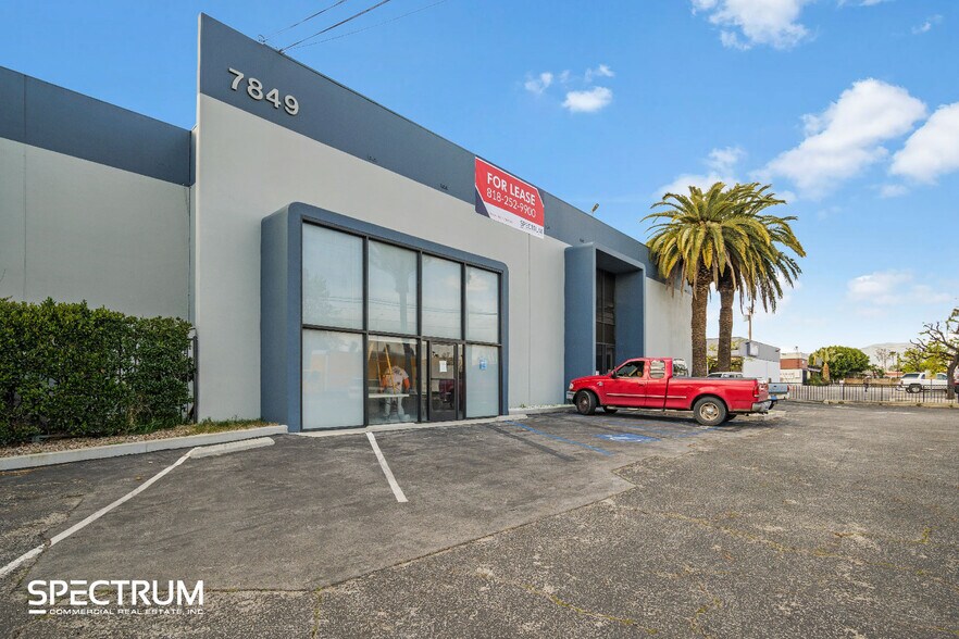 More Photos Of 7845-7849 Canoga Ave, Canoga Park Warehouse For Lease