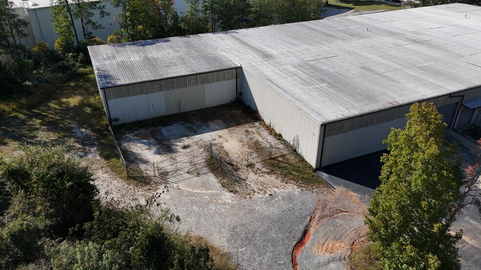 More Photos Of 4601 Lewis Rd, Stone Mountain Distribution For Lease