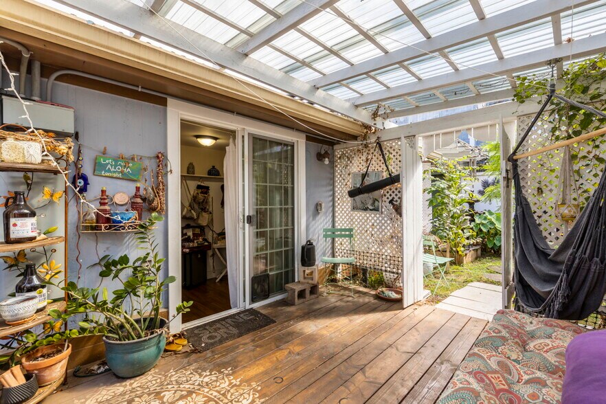 More Photos Of 145 N Market St, Wailuku Storefront Retail Residential For Sale