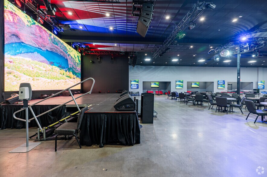 More Photos Of 5321 Cameron St, Las Vegas General Retail For Sale