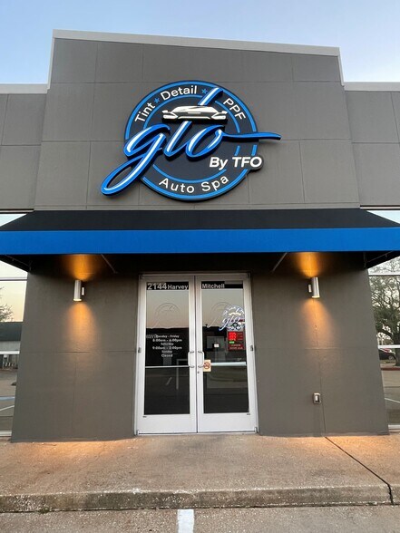 More Photos Of 2144 Harvey Mitchell Pky S, College Station Freestanding For Sale