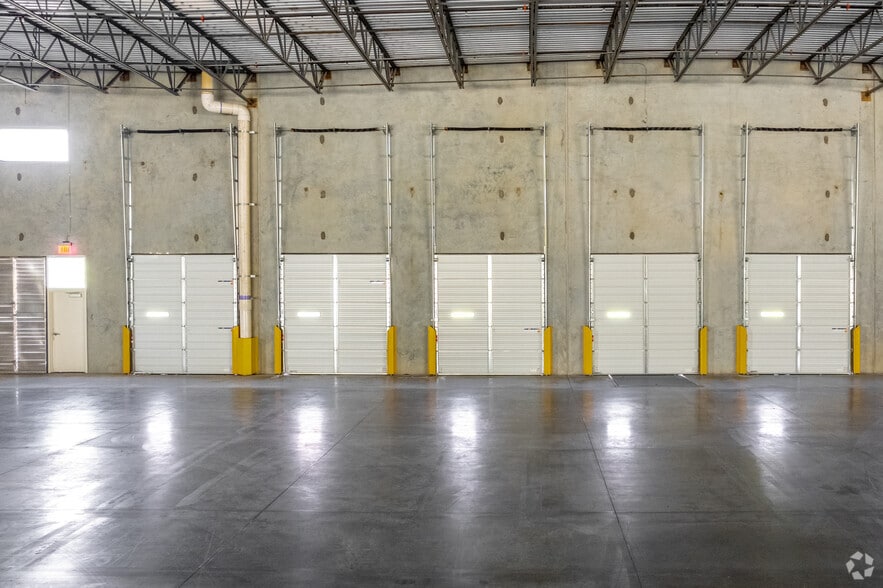 More Photos Of 2129 Bardin Rd, Grand Prairie Distribution For Sale