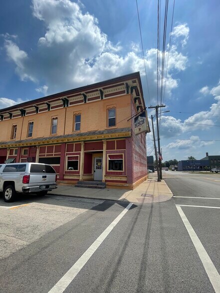 More Photos Of 2 E Main St, Plano Storefront Retail Residential For Sale