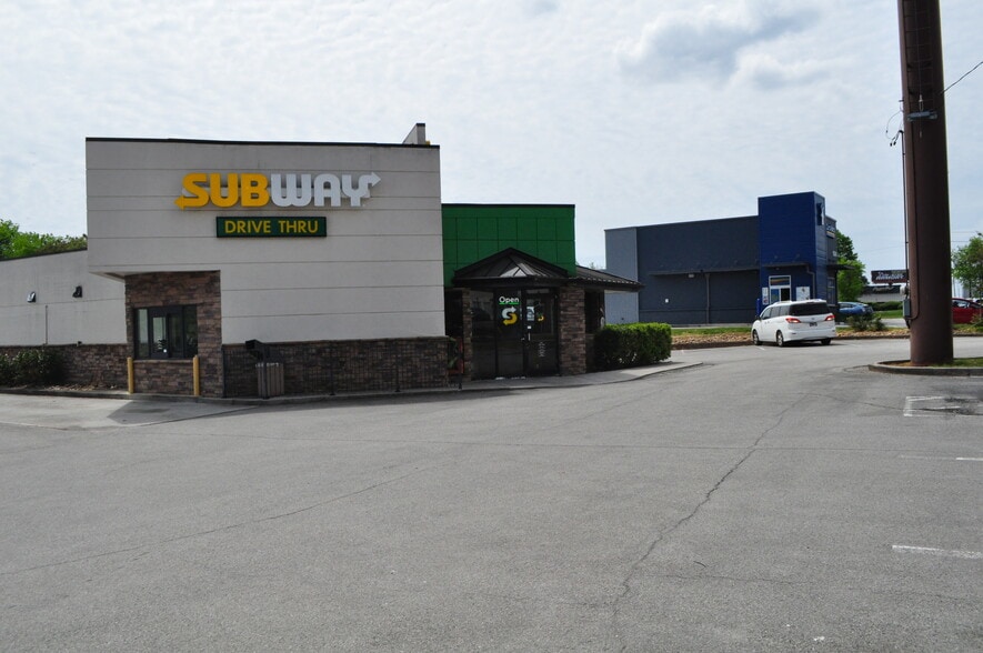 More Photos Of 10244 Kingston Pike, Knoxville Restaurant For Sale