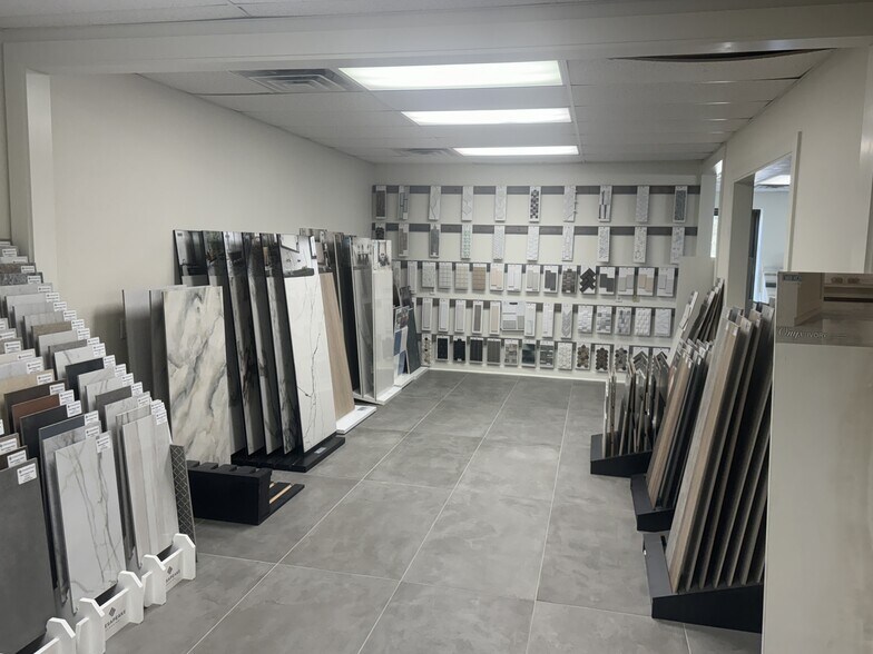 More Photos Of 3411 Trade Dr, Huntsville Warehouse For Sale