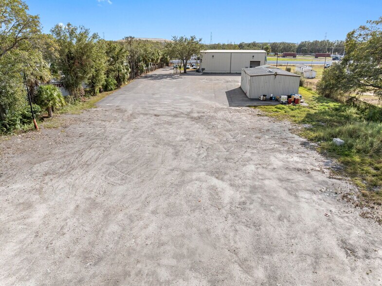 More Photos Of 5910 Hartford St, Tampa Warehouse For Lease
