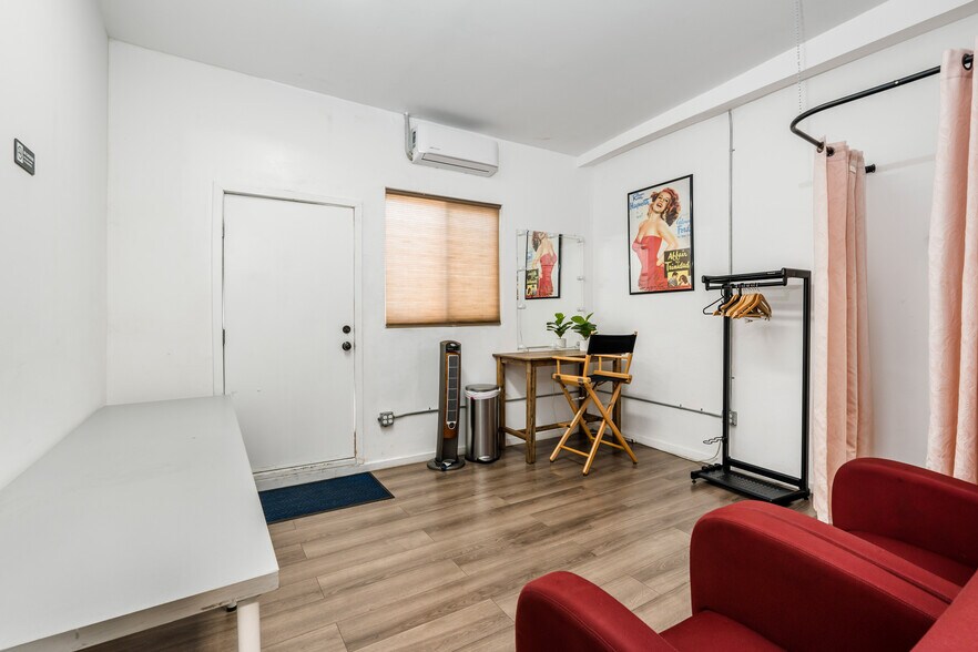 More Photos Of 3642 W 139th St, Hawthorne Movie Radio TVStudio For Lease