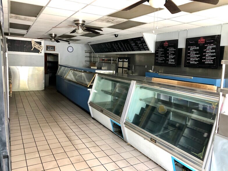 More Photos Of 228-234 Old Country Rd, Mineola Storefront Retail Office For Sale