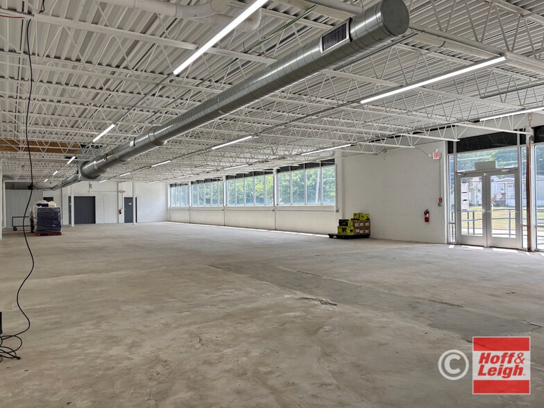 More Photos Of 26241 Cannon Rd, Bedford Heights Warehouse For Lease