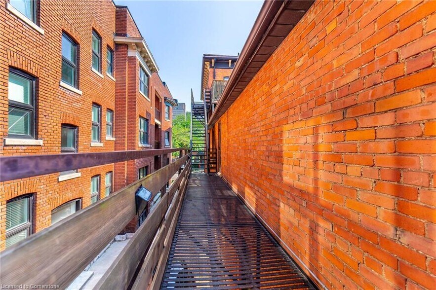 More Photos Of 21 Bold St, Hamilton Office Residential For Sale