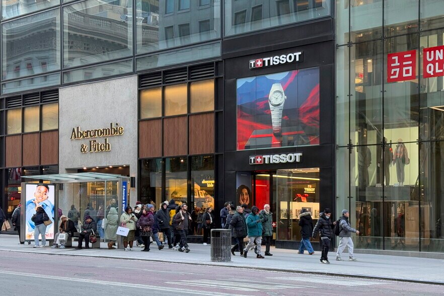 More Photos Of 660 Fifth Ave, New York Office For Lease