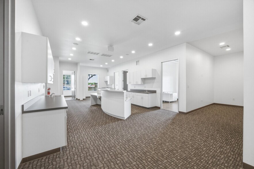 More Photos Of 12171 W Parmer Ln, Cedar Park Medical For Lease