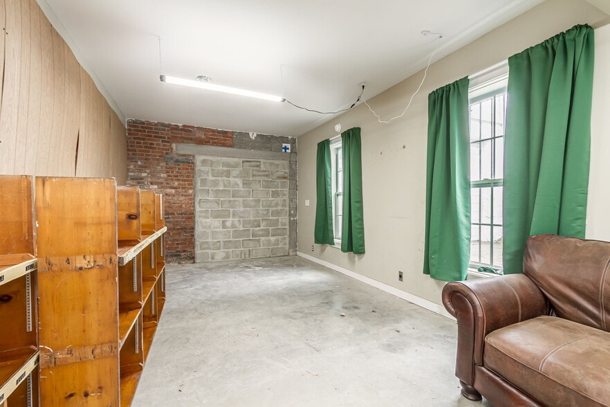 More Photos Of 64 Spencer St, Rochester Loft Creative Space For Sale