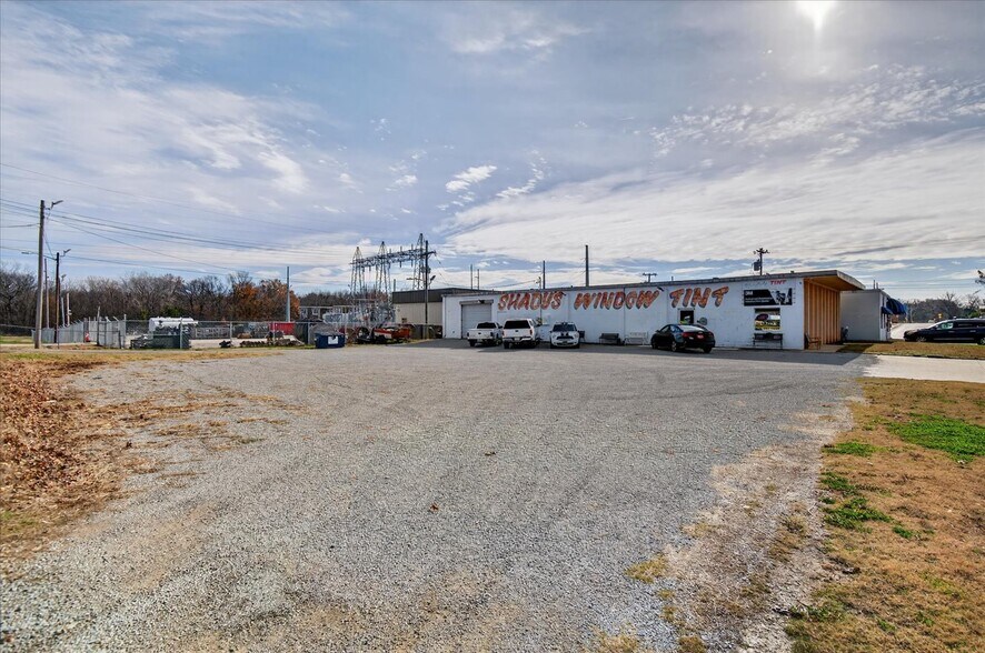 More Photos Of 218 S Comanche Ave, Bartlesville Auto Repair For Sale