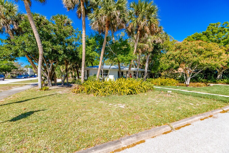 More Photos Of 2407 15th Ave, Vero Beach Specialty For Sale