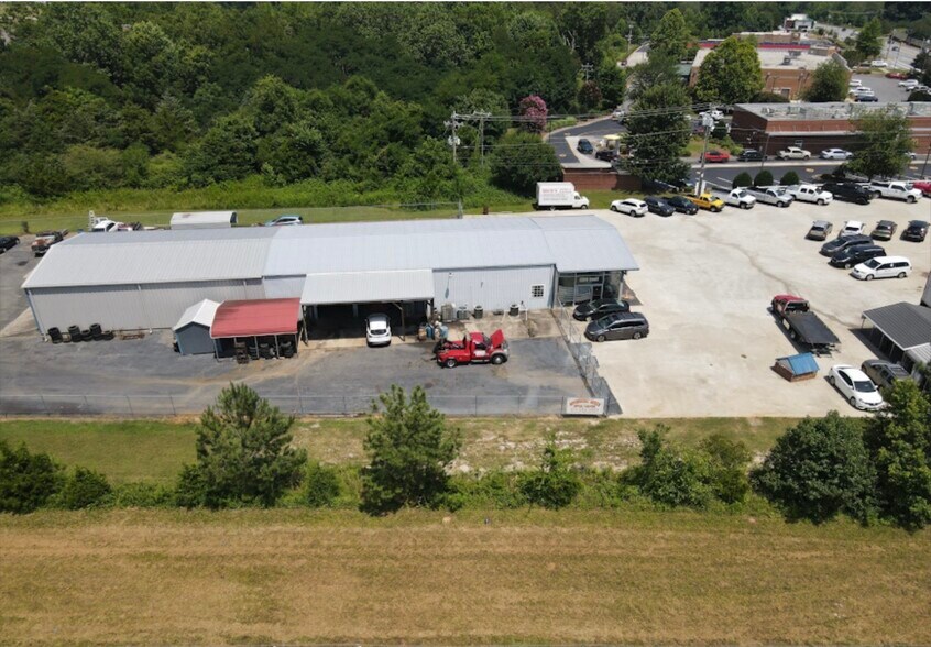 More Photos Of 975-979 E Liberty St, York Auto Dealership For Sale