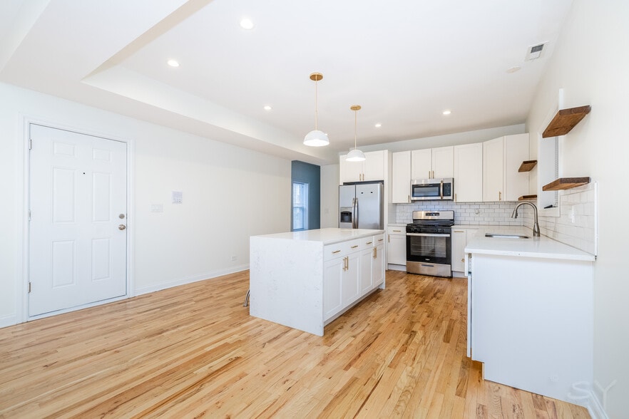 More Photos Of 6711 S Paxton Ave, Chicago Multifamily For Sale