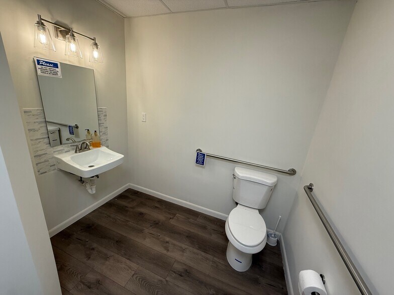 More Photos Of 107 E New Haven Ave, Melbourne General Retail For Sale