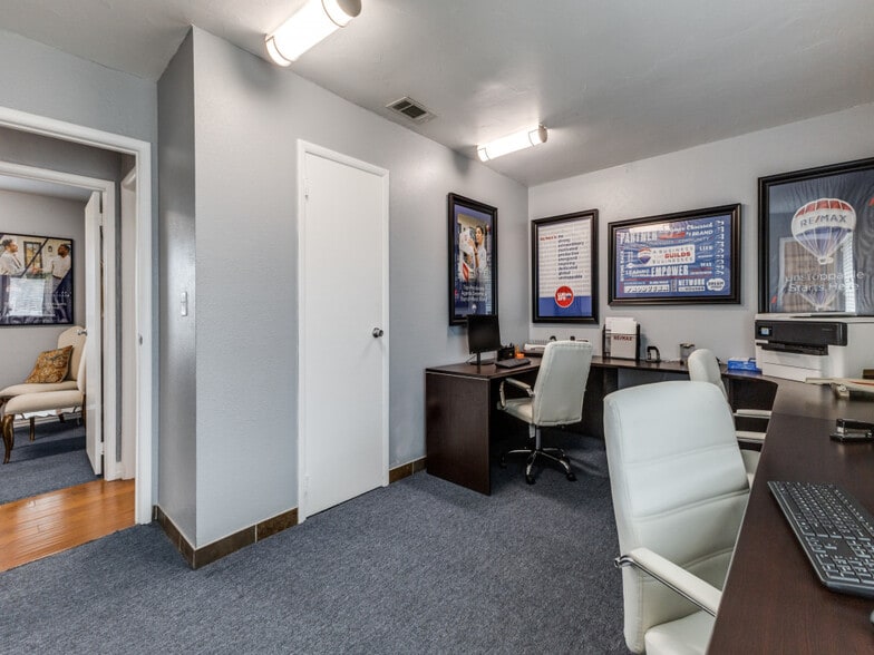 More Photos Of 101 E Us-80 Hwy, Forney Freestanding For Sale