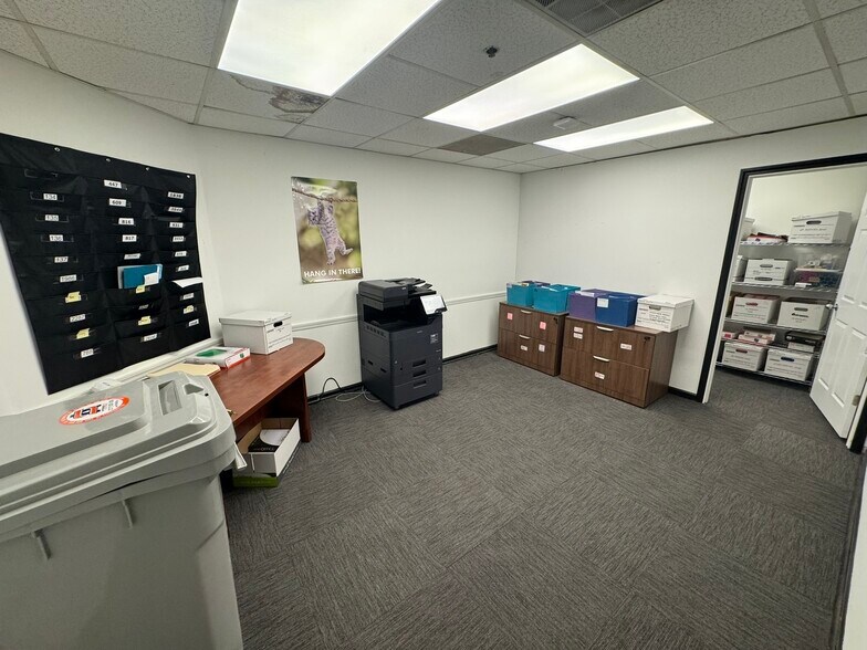 More Photos Of 154-190 N Merchant St, Decatur General Retail For Sale
