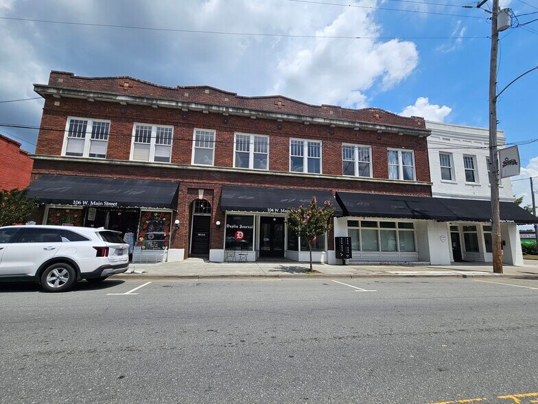 More Photos Of 104-106 W Main St, Wallace Storefront Retail Office For Lease