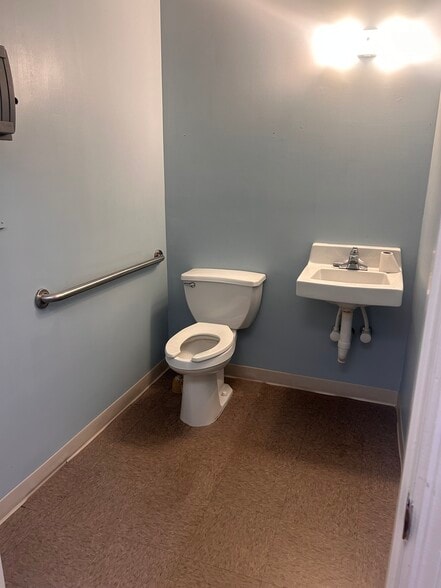 More Photos Of 210 Exchange Pl NW, Huntsville Office For Lease