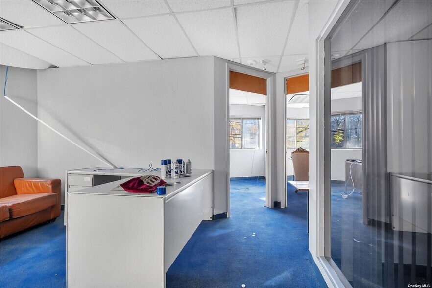 More Photos Of 83 Watermill Ln, Great Neck Office For Sale