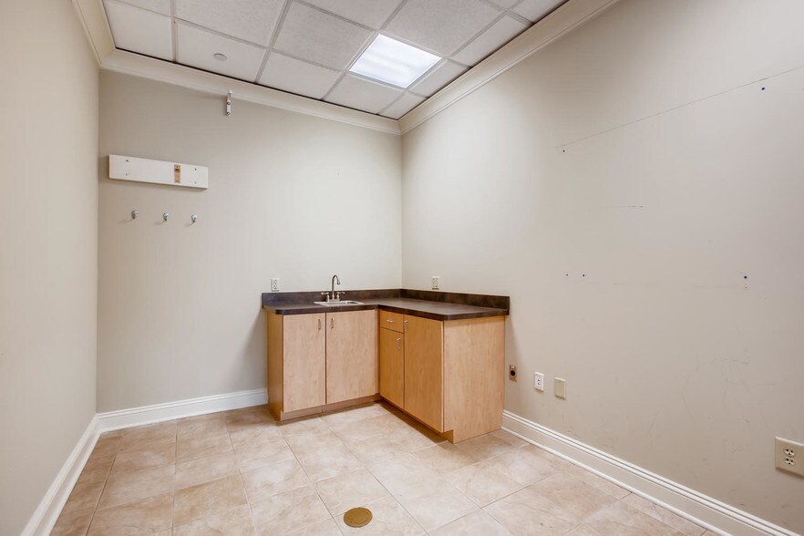 More Photos Of 3080 Highlands Pky, Smyrna Medical For Sale
