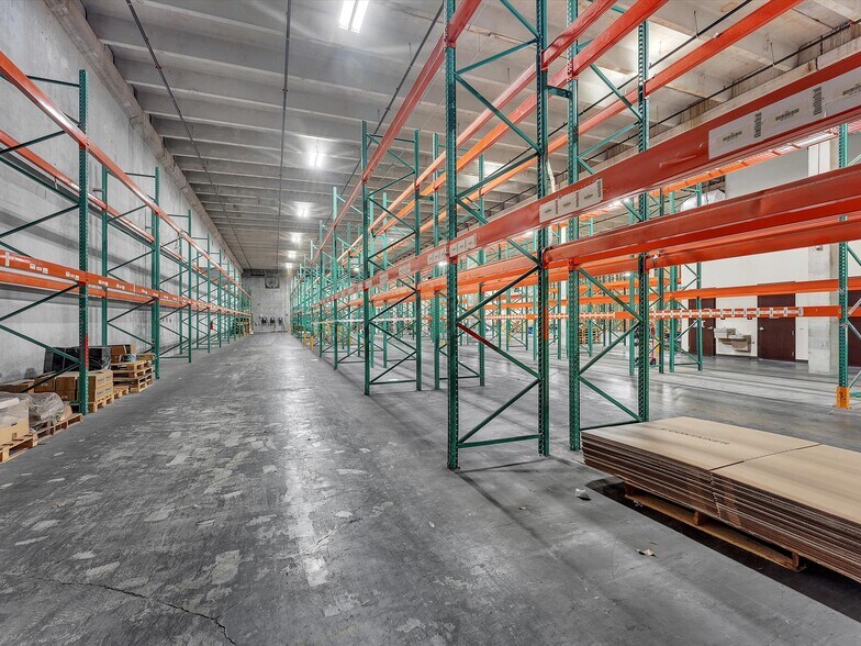 More Photos Of 2260 NW 114th Ave, Doral Warehouse For Lease
