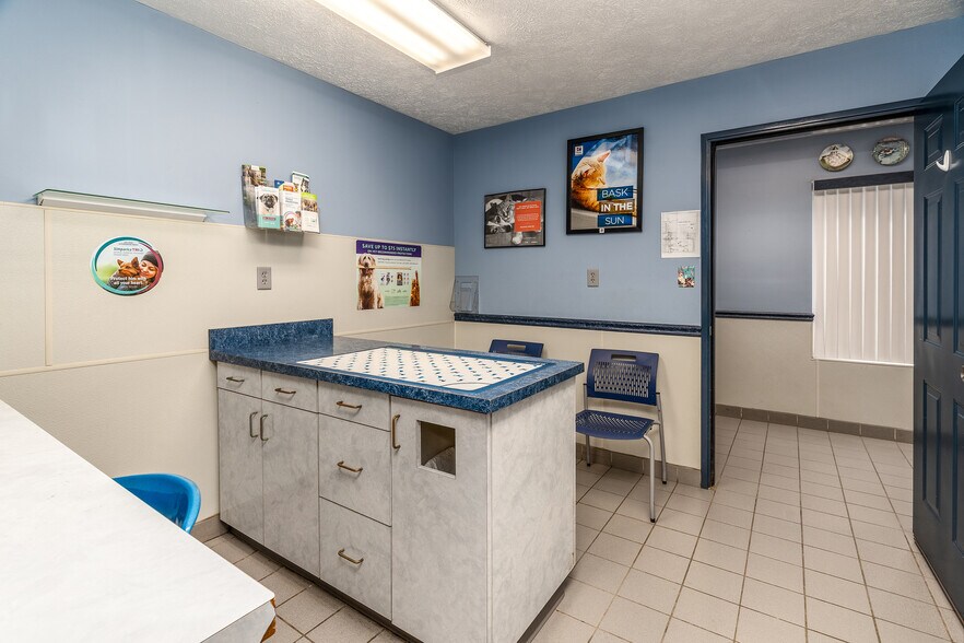 More Photos Of 602 S Court St, Marion Office For Sale