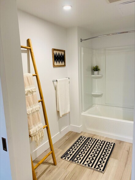 More Photos Of 744 S Mariposa Ave, Los Angeles Apartments For Sale