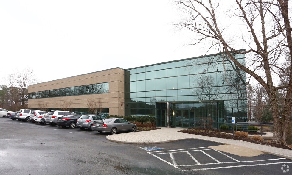 More Photos Of 4301 Dominion Blvd, Glen Allen Office For Lease