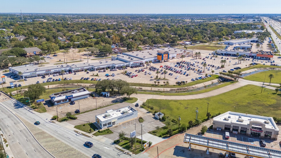 More Photos Of 164-220 Gulf Fwy S, League City Unknown For Lease