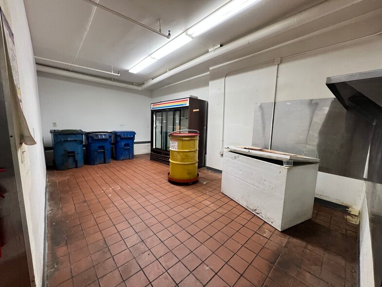 More Photos Of 1708 Fleet St, Baltimore Storefront Retail Residential For Lease