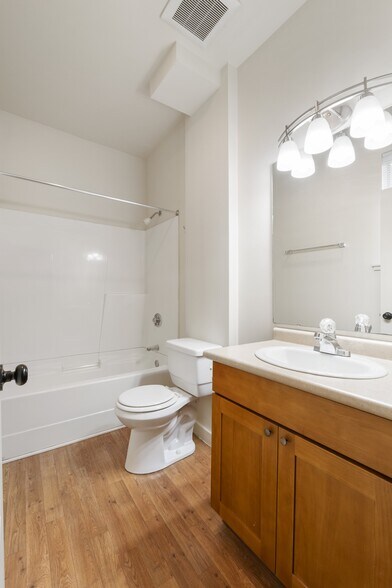 More Photos Of 668 S King St, Seattle Apartments For Lease