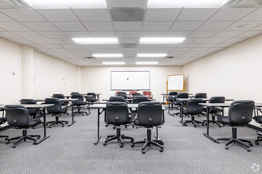 More Photos Of 4949 Harrison Ave, Rockford Office For Lease