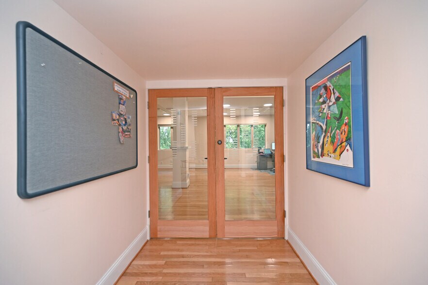 More Photos Of 2150 Alpine Pl, Cincinnati Office Residential For Sale