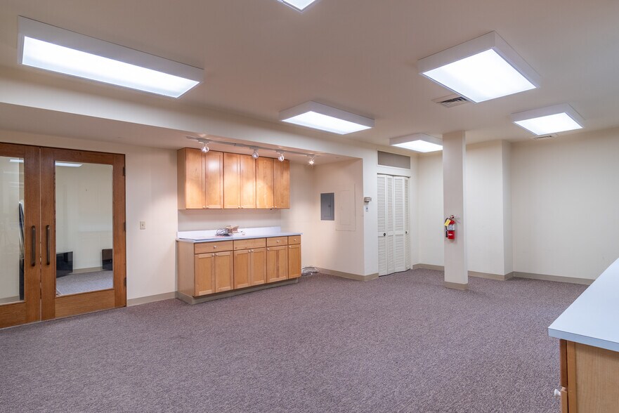 More Photos Of 400 Camino Aguajito, Monterey Office For Sale