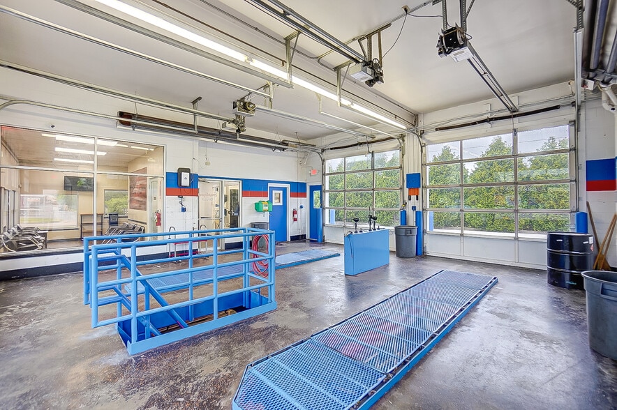 More Photos Of 1307 N Detroit St, Xenia Auto Repair For Sale