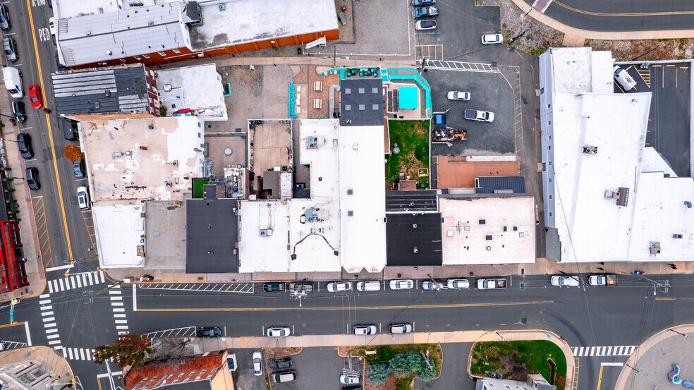 More Photos Of 32 Broad St, Keyport Bar For Sale