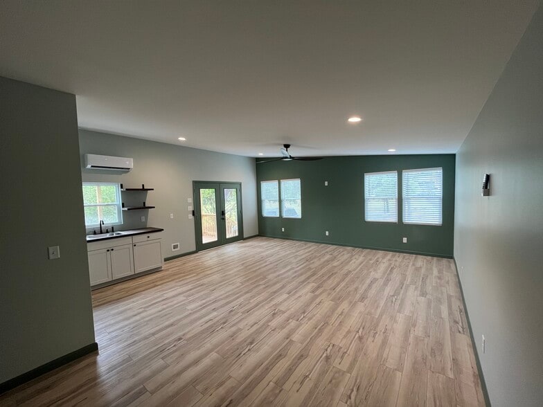 More Photos Of 10049 Old White Horse Rd, Greenville Specialty For Sale