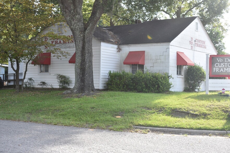 More Photos Of 942 Savannah Hwy, Charleston Freestanding For Sale